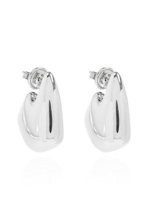 Geometric earrings in the shape of a fin