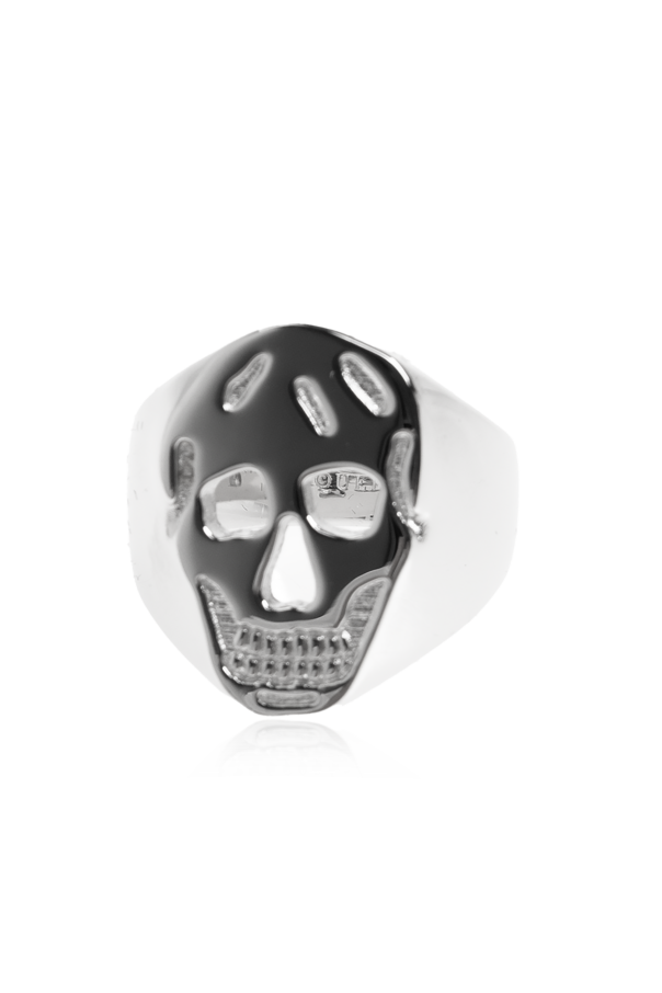Signet ring with a distinctive skull motif od Alexander McQueen