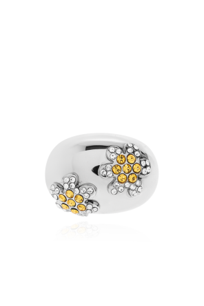 Ring mit funkelnden Kristallen