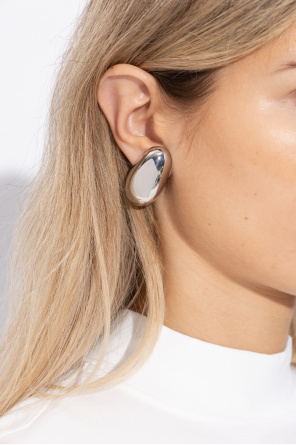 Okrągłe klipsy od Jacquemus
