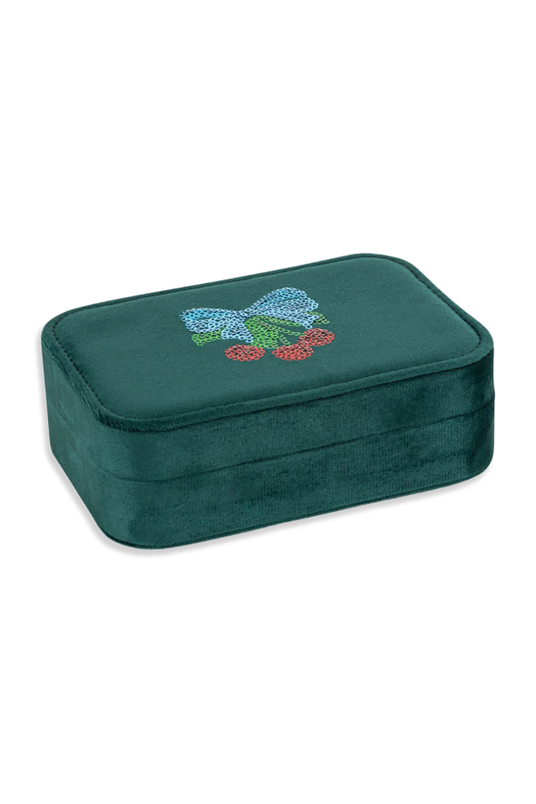 Jewelry set in a jewelry box od Konges Sløjd