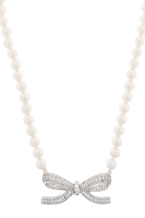 Halskette mit funkelnden Kristallen