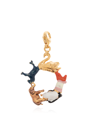 Pendant with the letter 'O'