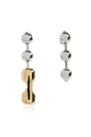 Pendientes asimétricos