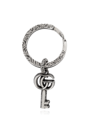 Silberner Schlüsselanhänger mit Anhänger