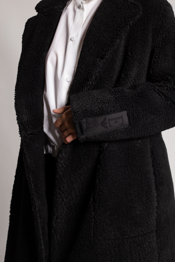Fur coat Emporio Armani - Armani Core ID Schwarze Sweat-Shorts mit kleinem  Logo - IetpShops Kyrgyzstan