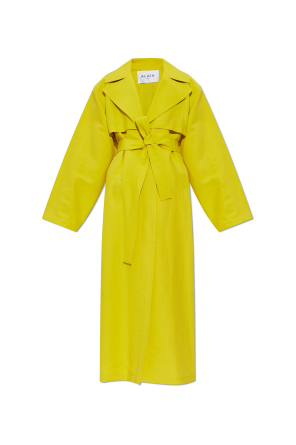 Coat with open lapels