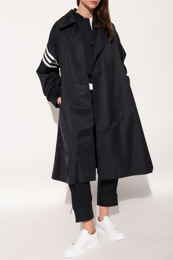 TOP TRENDS FOR THE FALL/WINTER SEASON Coat with logo