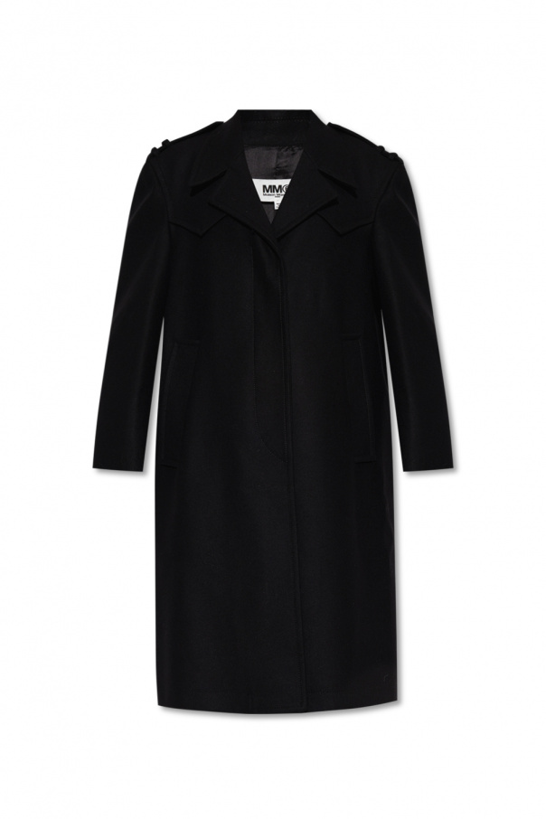 WHAT SHOES WILL WE WEAR THIS SEASON Oversize coat