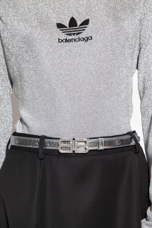 Balenciaga Download the updated version of the app