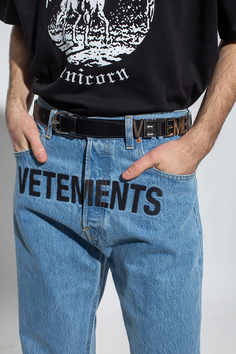 VETEMENTS Choose your location