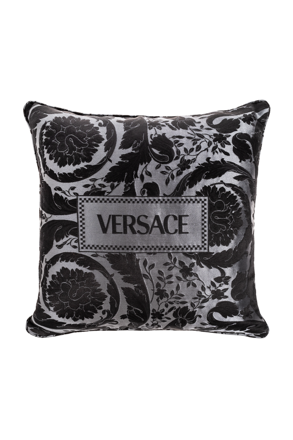 Cushion with ‘Barocco’ pattern od Versace Home