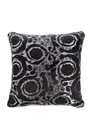 Cushion with ‘barocco’ pattern od Versace Home