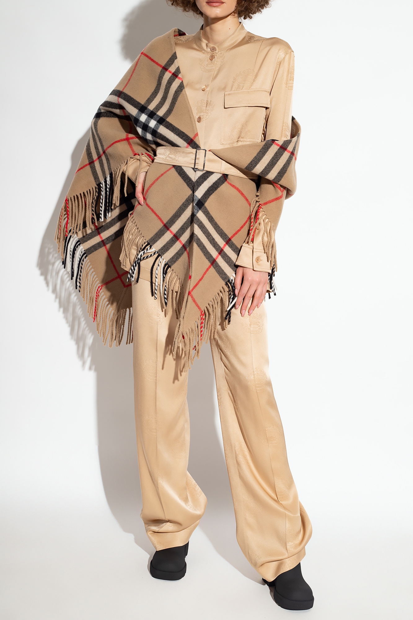 Burberry Wool scarf with fringes