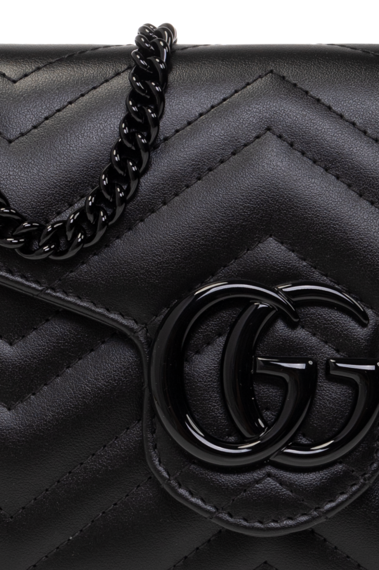 Gucci ‘GG Marmont Mini’ wallet on chain