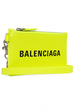 Balenciaga Learn about the details of a project