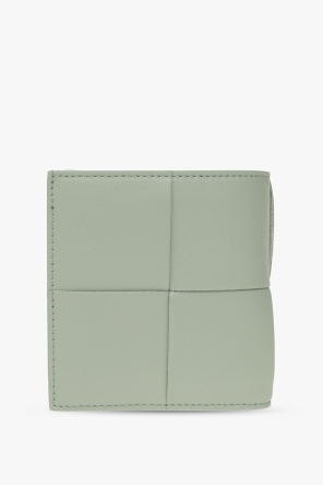 Bottega Veneta Bottega Veneta Cassette shoulder bag in beige intrecciato leather
