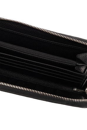 Leather wallet od Kardashians Gucci