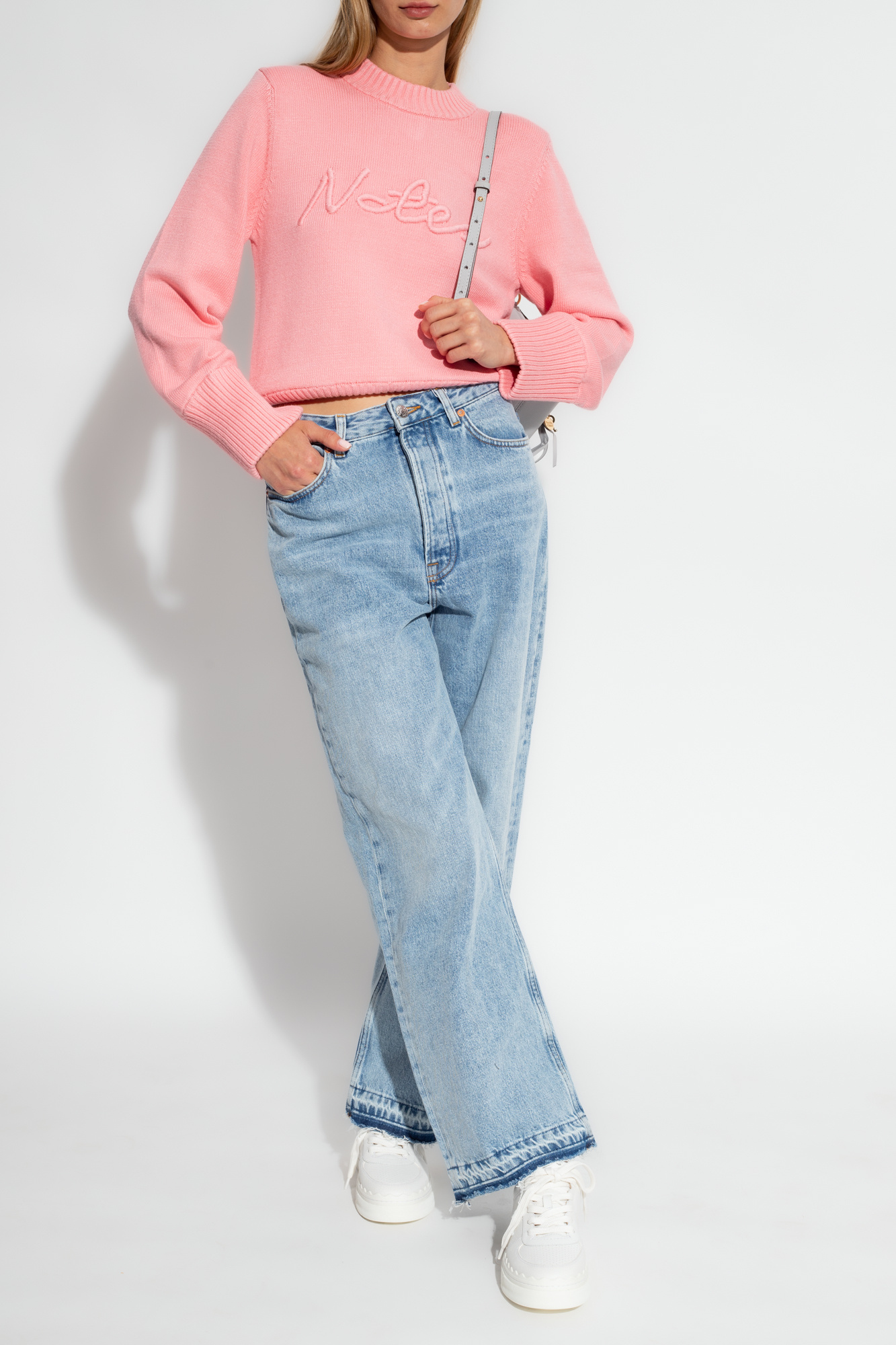 Flaunt your curves in this ™ Felice Over Sweater Bodysuit - Pink 'Hero'  Over sweater Notes Du Nord - GenesinlifeShops Sweden