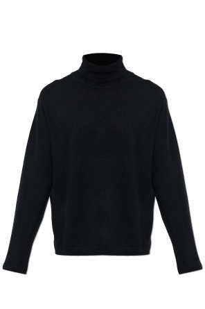 Turtleneck 'aksel' od Lisa Yang