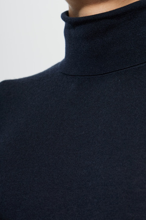 Lisa Yang Cashmere Turtleneck ‘Quentin’