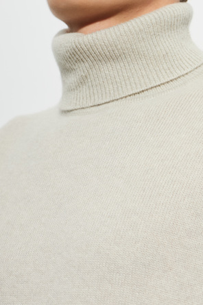 Lisa Yang Cashmere Turtleneck ‘Faron’