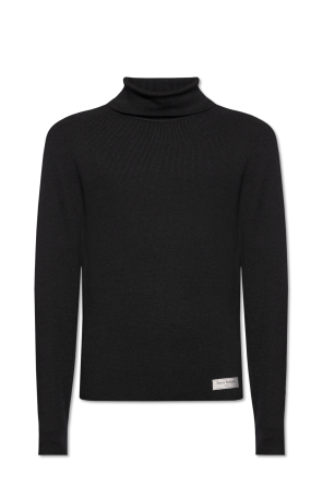 Woolen turtleneck