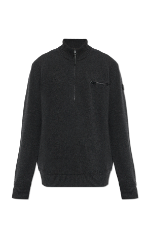 Wool sweater with pocket