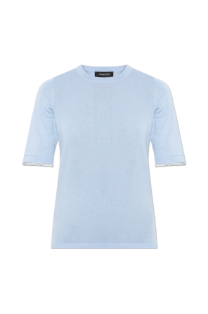 Top with decoratively finished sleeves