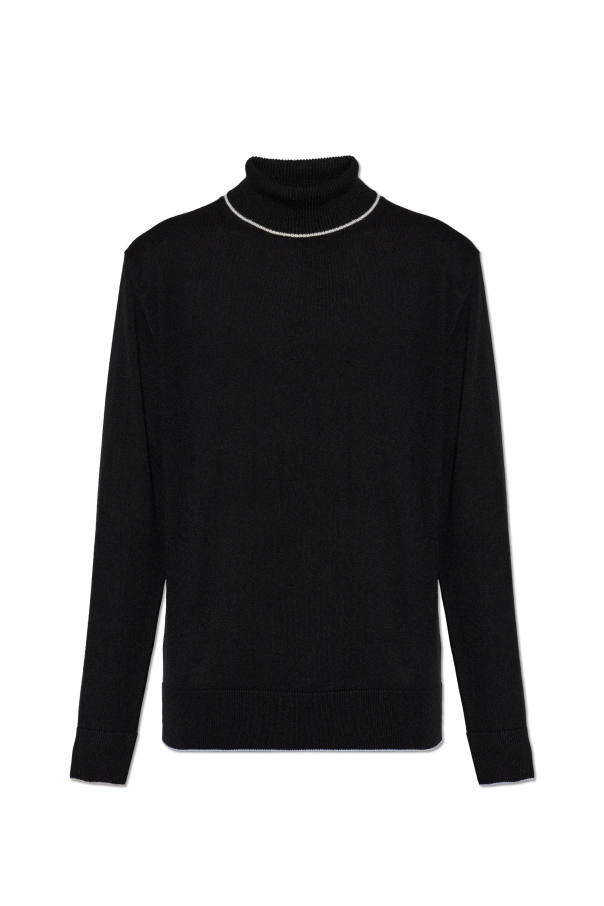 Cashmere turtleneck od Eleventy