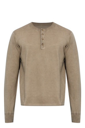 T-shirt with buttons