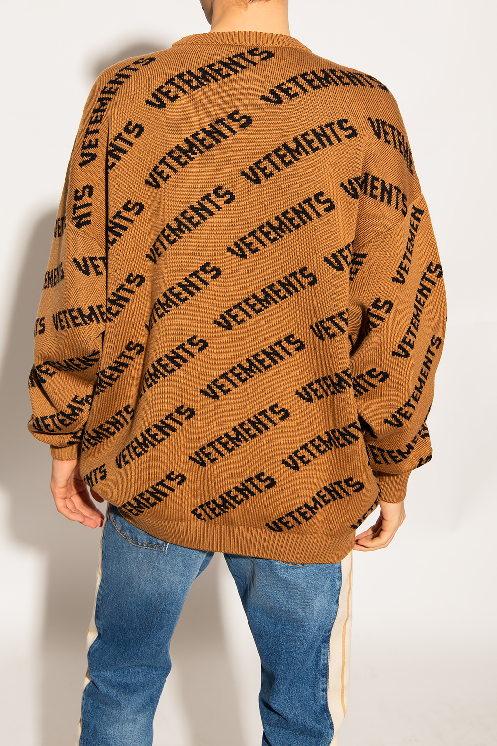 VETEMENTS Sweater with logo