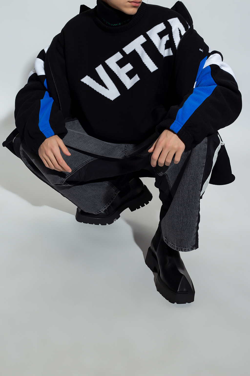 VETEMENTS hand sweater with logo