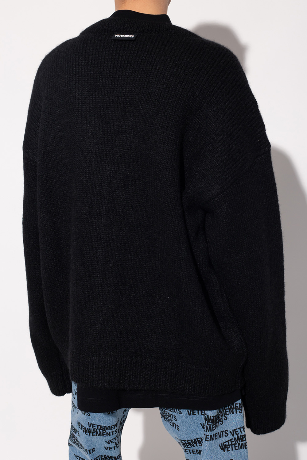 VETEMENTS Cardigan with decorative closure