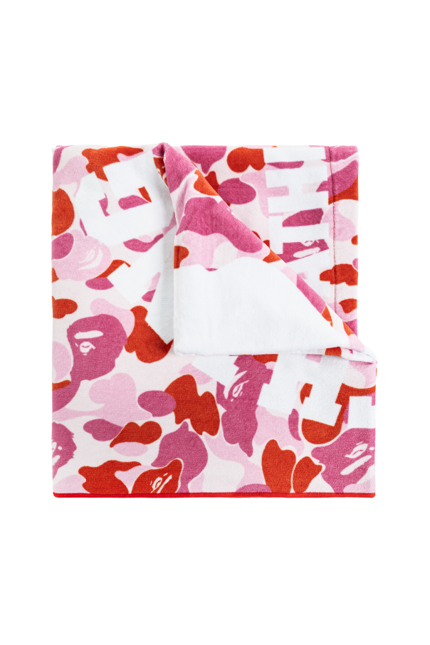 Towel with logo od A BATHING APE®