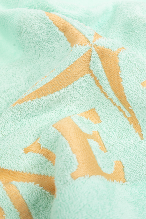 SPRING-SUMMER TRENDS YOU SHOULD KNOW ABOUT Bath towel