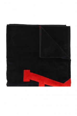 Towel with logo od Ami Alexandre Mattiussi