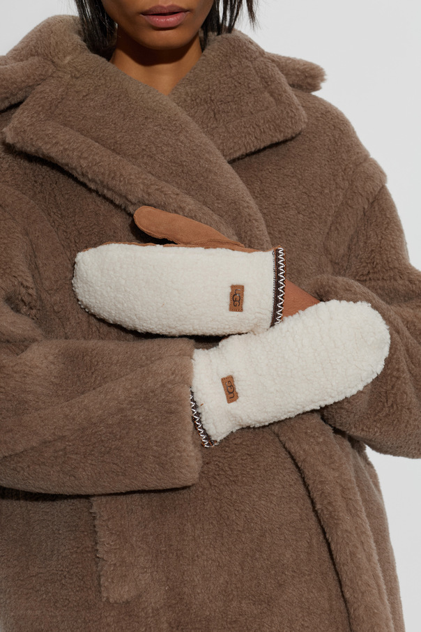 UGG Mittens with logo patch