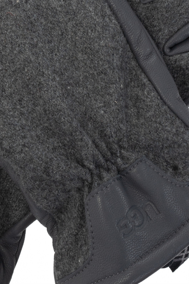 UGG Gloves with logo