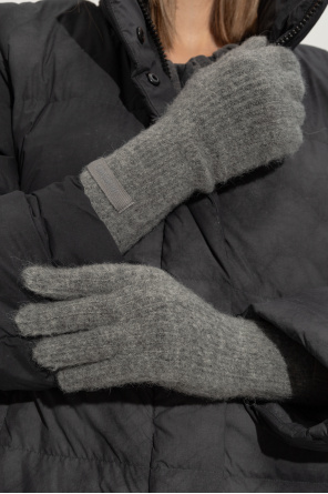 Wool gloves od Jacquemus