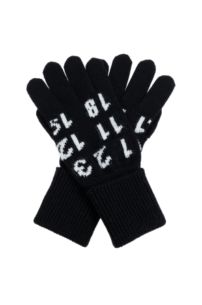 Gloves with logo