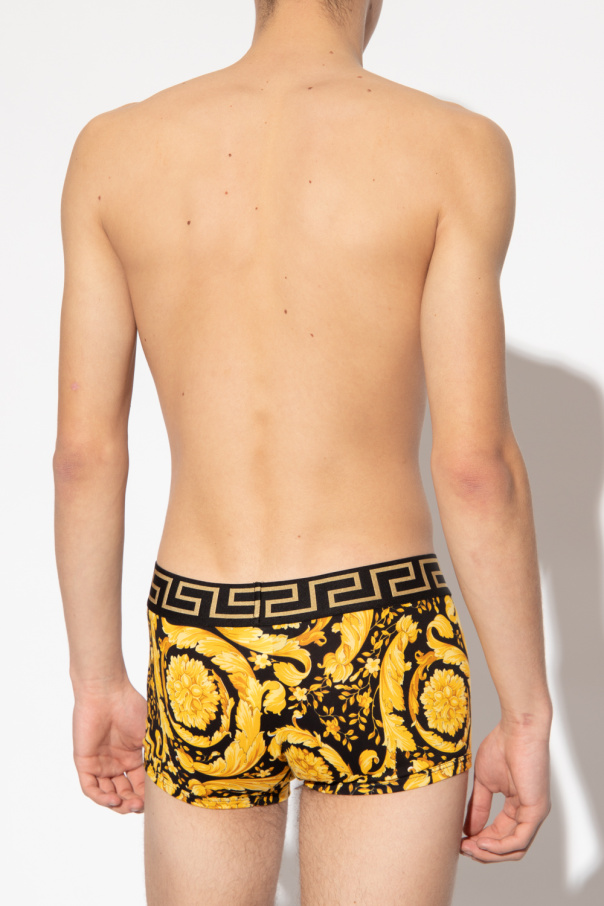 Versace SPRING-SUMMER TRENDS YOU SHOULD KNOW ABOUT