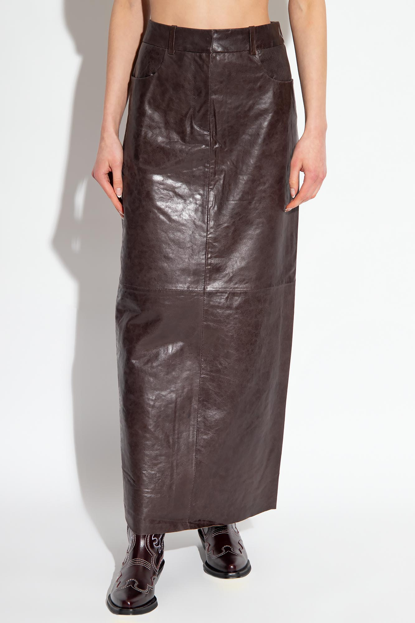 Gestuz ‘Ibbiegz’ leather skirt