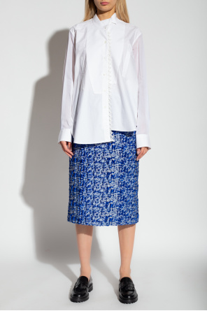 Patterned skirt od the hottest trend of the season