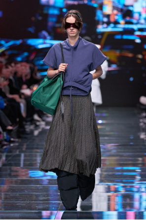 Balenciaga Pleated skirt with plaid pattern