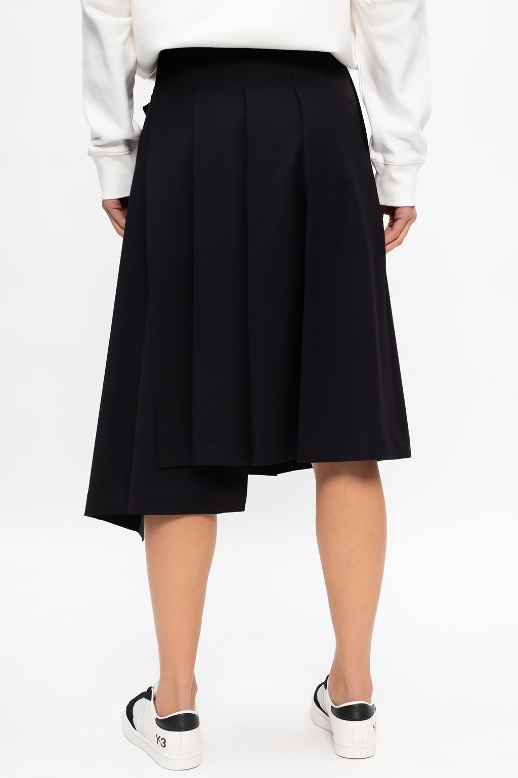 Composition / Capacity Skirt with logo