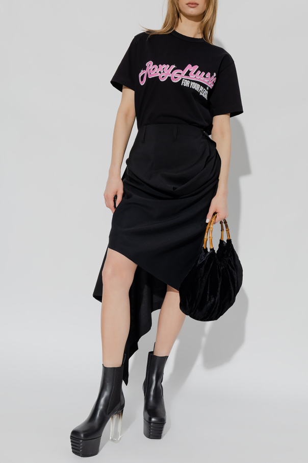 PRACTICAL AND STYLISH OUTERWEAR Asymmetric skirt