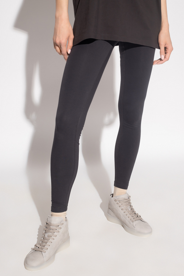 Leggings with logo Fear Of God Essentials - IetpShops TW - Tips on how to  dress up your house clothes and be couch-potato-level comfy wherever you go