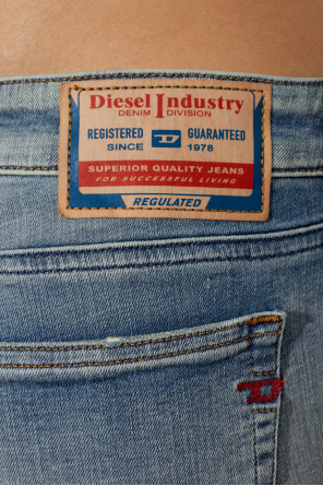 Diesel `1969 D-EBBEY` jeans