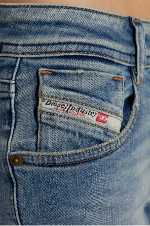 Diesel `1969 D-EBBEY` jeans